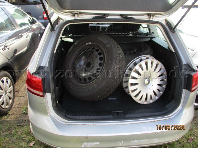 1 Volkswagen Passat Variant (3C) Unfallfahrzeug – foto 14 – kavel bij Zoll-Auktion, Oldenburg