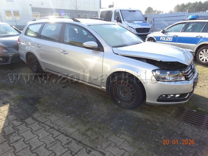 seitlich rechts vorn