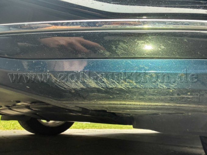 Kratzer Stoßfänger vorne rechts