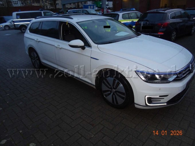 seitlich rechts vorn