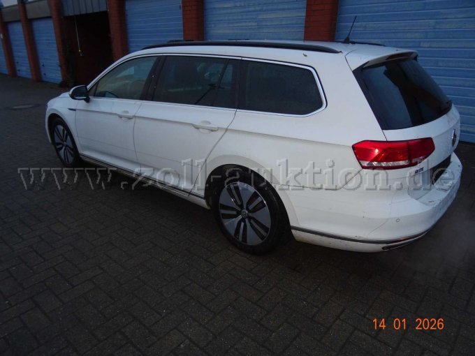 seitlich links hinten