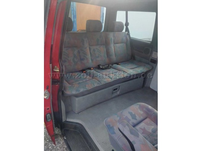 1 Volkswagen T4 personeelsbus (motorstoring) – foto 7 – kavel bij Zoll-Auktion, Blieskastel