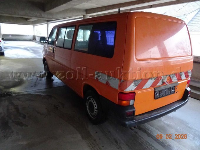 seitlich links hinten