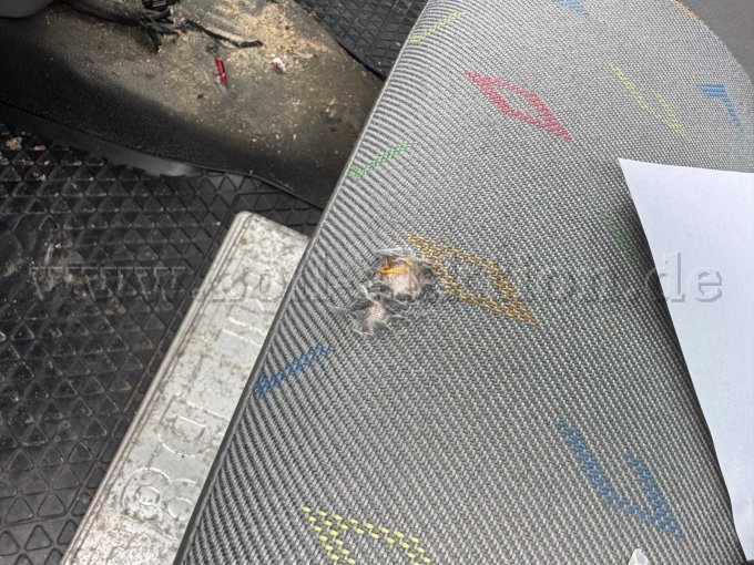 Sitzbank beschädigt