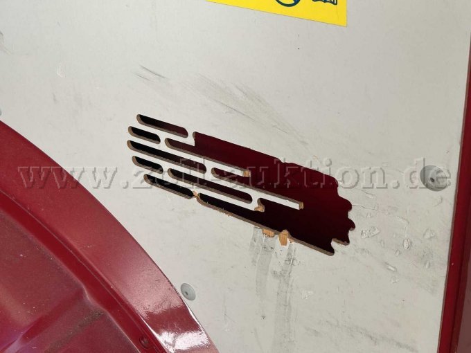 Beschädigung Verkleidung Laderaum