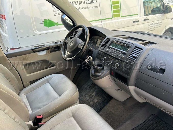 Cockpit Innenansicht Fahrerseite