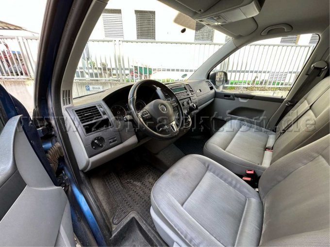 Innenansicht vorn links