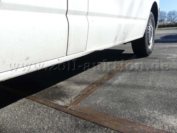 BW1-105 Schäden Schweller links