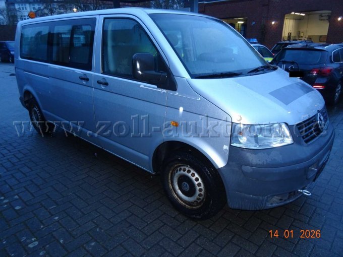 seitlich rechts vorn