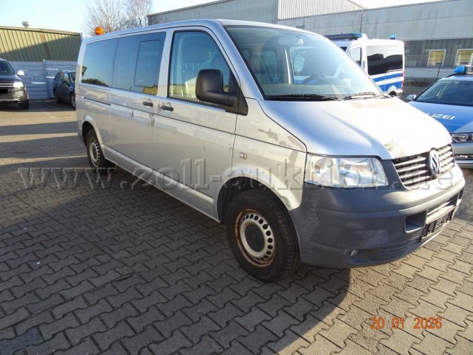 seitlich rechts vorn