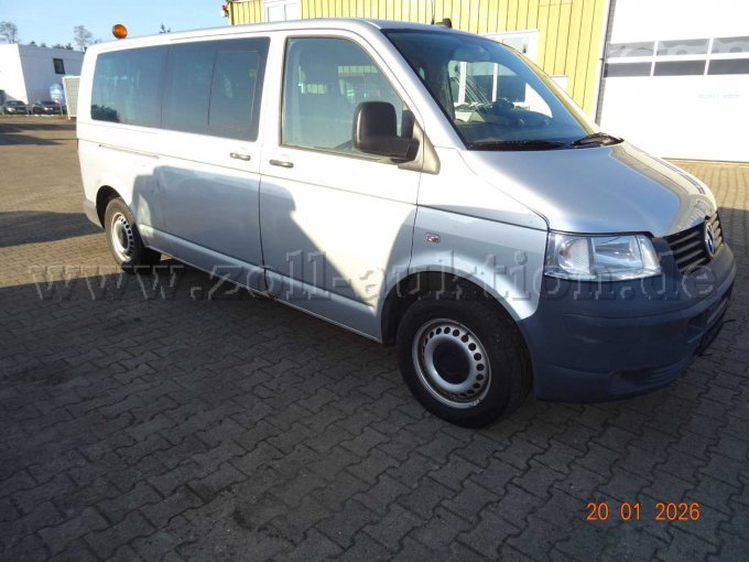 seitlich rechts vorn