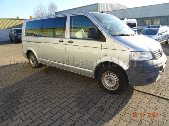 seitlich rechts vorn