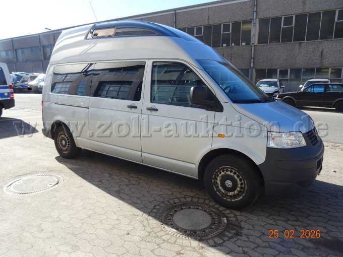 seitlich rechts vorn