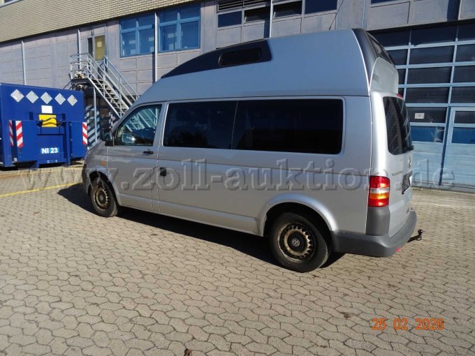 seitlich links hinten