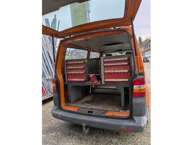 hinten offen