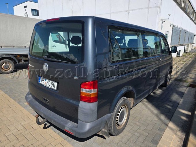 1 Volkswagen T5 Transporter Bus 2.5 TDI DPF, Caravelle Trendline – foto 4 – kavel bij Zoll-Auktion, Ingersleben