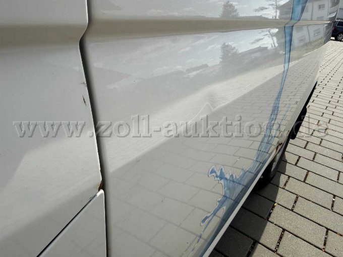 Dellen an der Seitenwand links