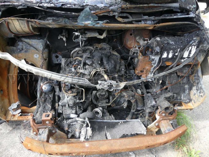 1 Volkswagen T6 2.0 TDI 4Motion Pritsche lang Doppelkabine*Brand/Totalschaden – foto 8 – kavel bij Zoll-Auktion, Potsdam