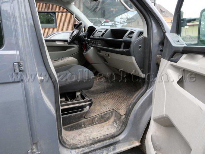 1 Volkswagen T6 2.0 TDI 4Motion met lange laadbak en dubbele cabine *trekhaak – foto 3 – kavel bij Zoll-Auktion, Hammelburg