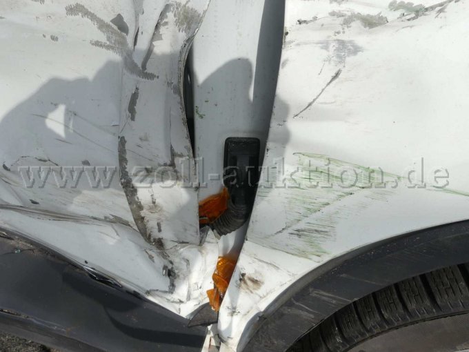 1 Volkswagen Tiguan 2.0 TDI Life 4Motion – economische total loss – foto 8 – kavel bij Zoll-Auktion, Helmstedt