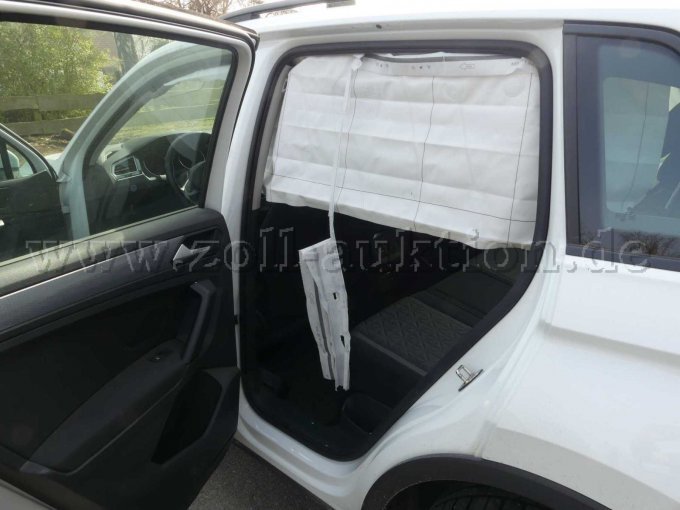1 Volkswagen Tiguan 2.0 TDI Life 4Motion – economische total loss – foto 10 – kavel bij Zoll-Auktion, Helmstedt