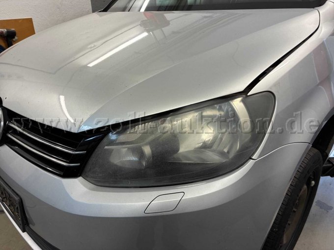 1 Volkswagen Touran – foto 14 – kavel bij Zoll-Auktion, Bayreuth