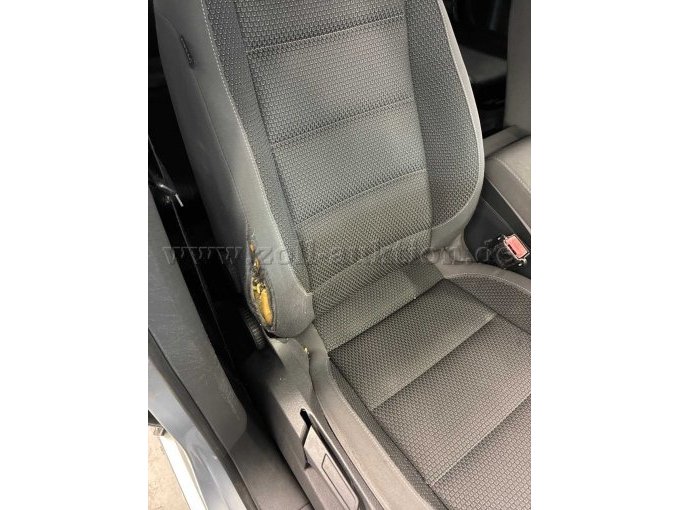 1 Volkswagen Touran – foto 10 – kavel bij Zoll-Auktion, Bayreuth