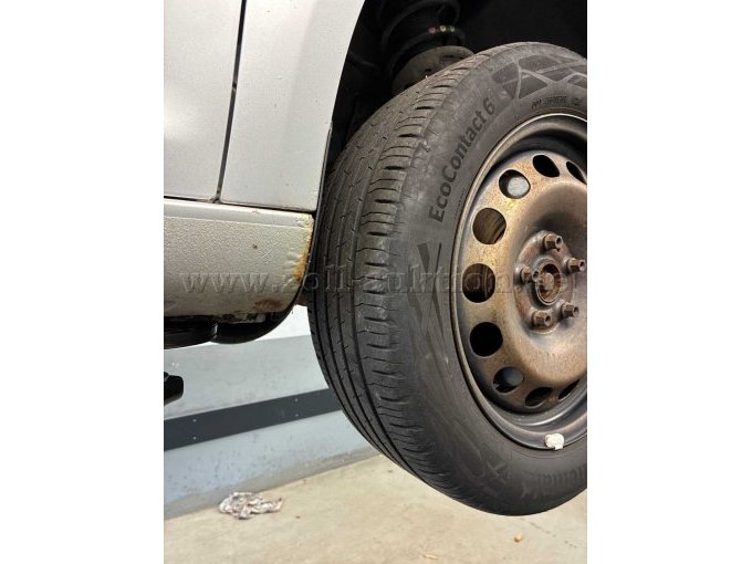 1 Volkswagen Touran – foto 18 – kavel bij Zoll-Auktion, Bayreuth