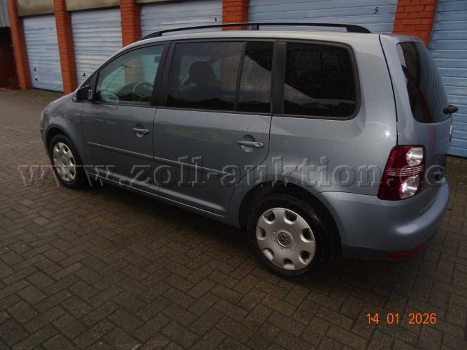 seitlich links hinten