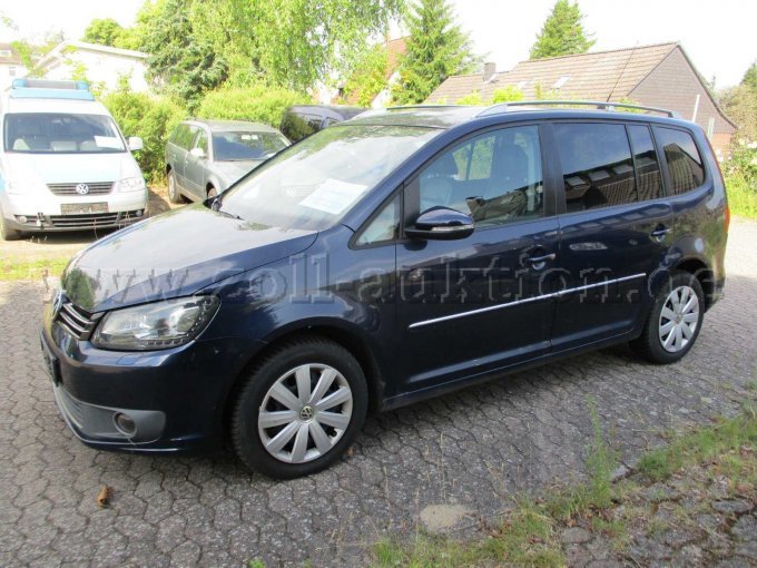 seitlich links vorn