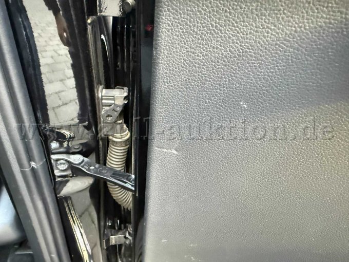 Schaden Türverkleidung rechts vorne