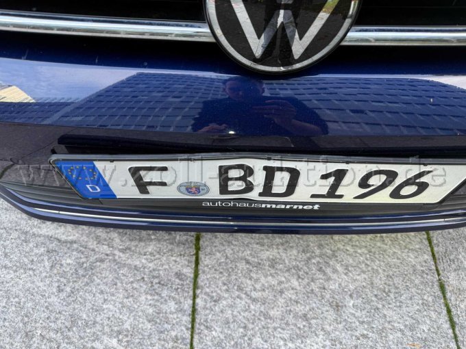 Beschädigung Stoßfänger vorne / Kennzeichen