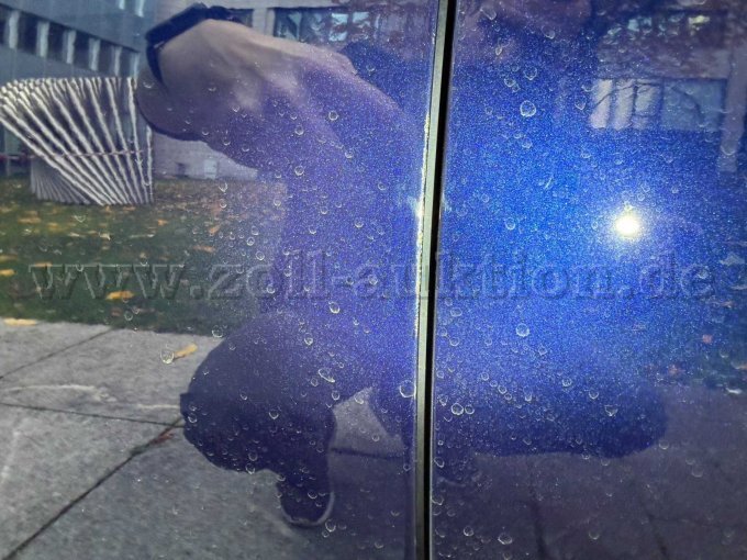 Kratzer Tür vorne links