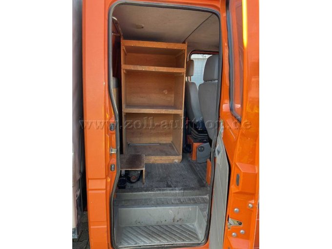 1 Volkswagen Transporter (2D) LT 35 Pritsche mit Spriegel und Plane – foto 6 – kavel bij Zoll-Auktion, Detmold