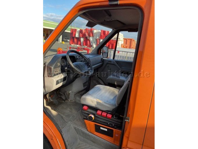 1 Volkswagen Transporter (2D) LT 35 Pritsche mit Spriegel und Plane – foto 7 – kavel bij Zoll-Auktion, Detmold