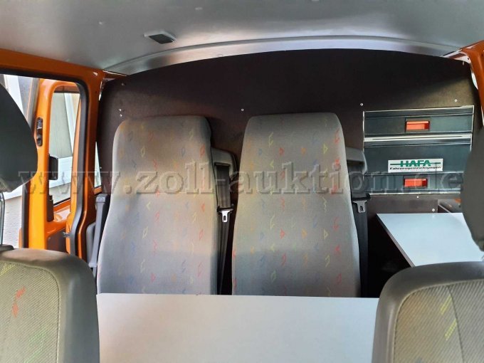 1 Volkswagen Transporter 7HC TDI – foto 15 – kavel bij Zoll-Auktion, Herzberg