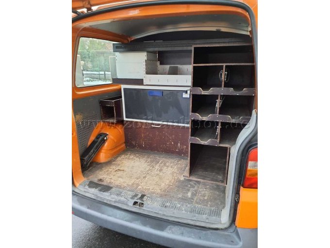 1 Volkswagen Transporter 7HC TDI – foto 9 – kavel bij Zoll-Auktion, Herzberg