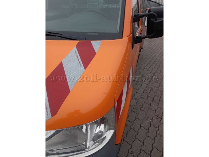 Kratzer auf Motorhaube links