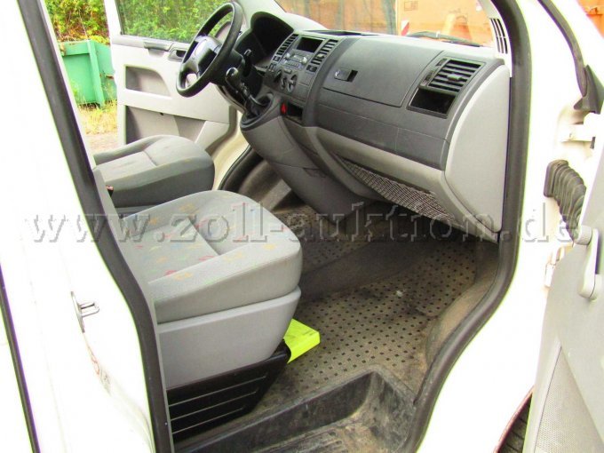 1 Volkswagen Transporter T5 1,9l 75kw – foto 10 – kavel bij Zoll-Auktion, Marl