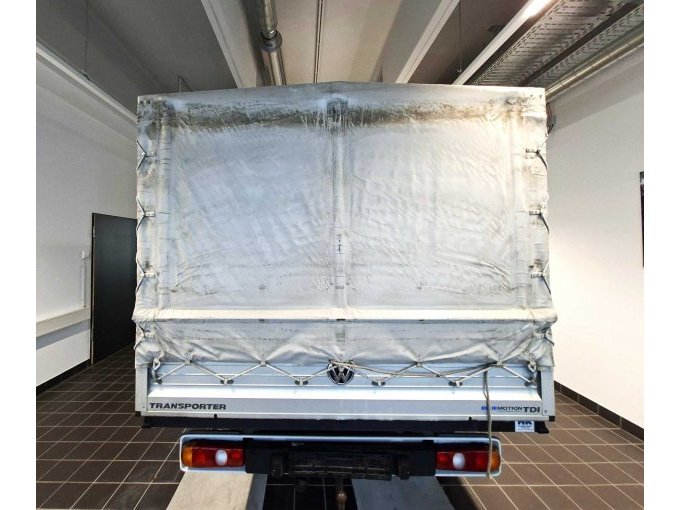 Hinten