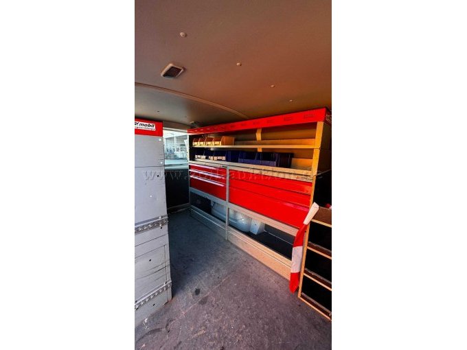 Innenausbau von der Seite