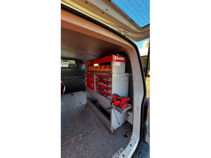 Heck mit geöffneter Klappe