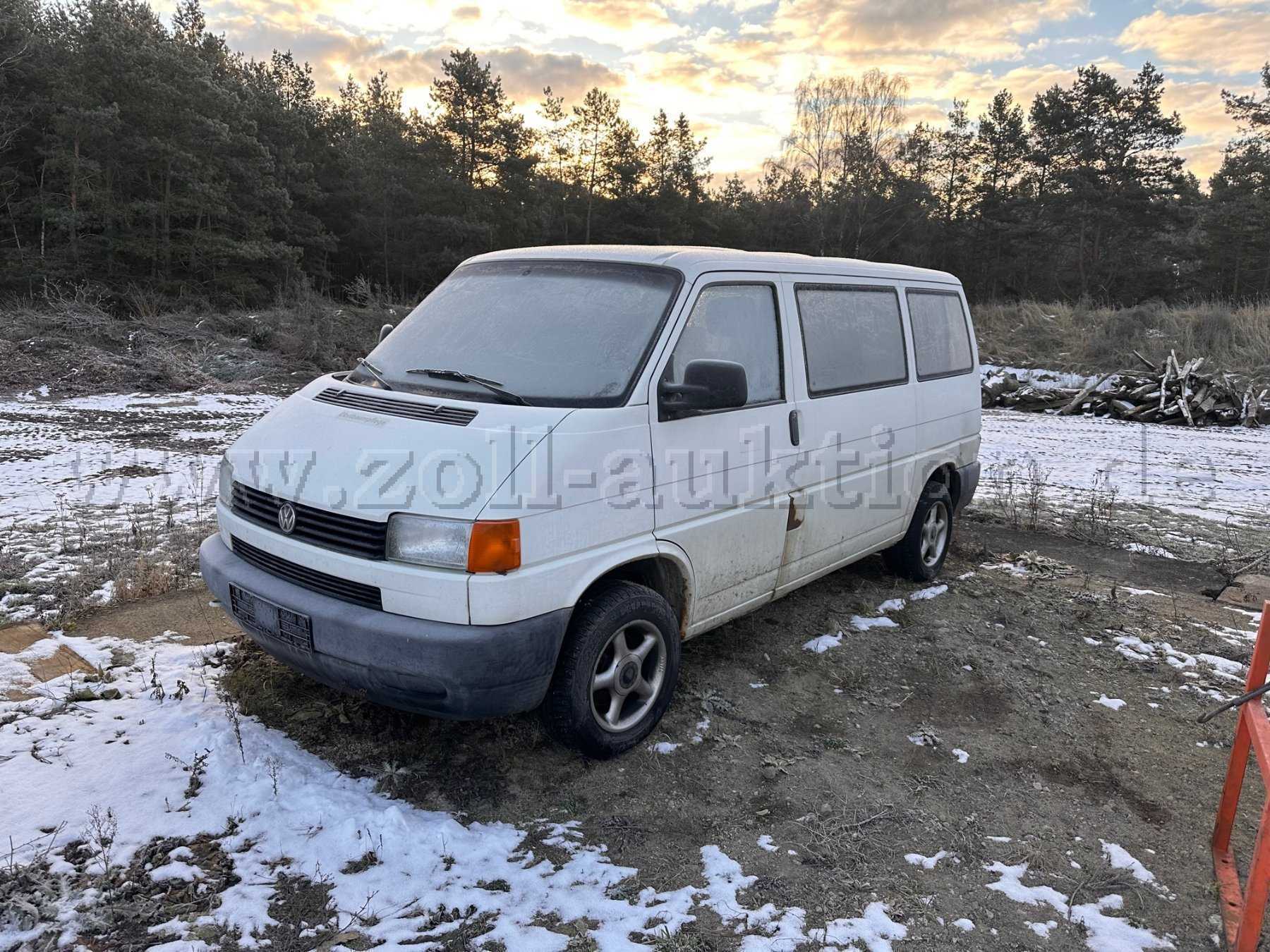 VW Transporter vorn