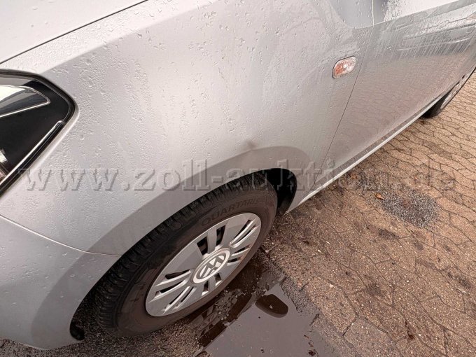 Beule Kotflügel vorn Fahrerseite