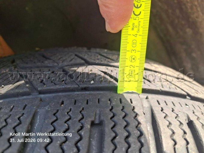 Reifenprofil/Größe 215/65R 16 //109/107 T ca. 6mm bei Winter- wie Sommerreifen auf Stahlfelgen