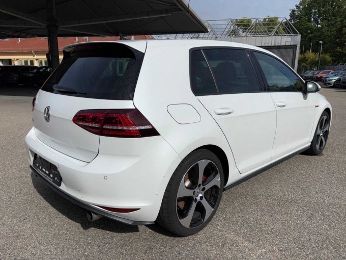1 Volkswagen VW Golf VII Limousine GTI 2.0 TSI DSG – foto 5 – kavel bij Zoll-Auktion, Stuttgart