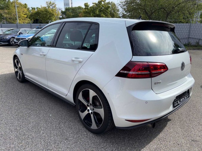 1 Volkswagen VW Golf VII Limousine GTI 2.0 TSI DSG – foto 7 – kavel bij Zoll-Auktion, Stuttgart