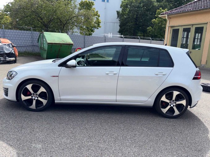 1 Volkswagen VW Golf VII Limousine GTI 2.0 TSI DSG – foto 8 – kavel bij Zoll-Auktion, Stuttgart