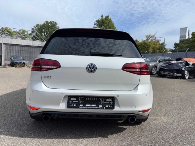1 Volkswagen VW Golf VII Limousine GTI 2.0 TSI DSG – foto 6 – kavel bij Zoll-Auktion, Stuttgart