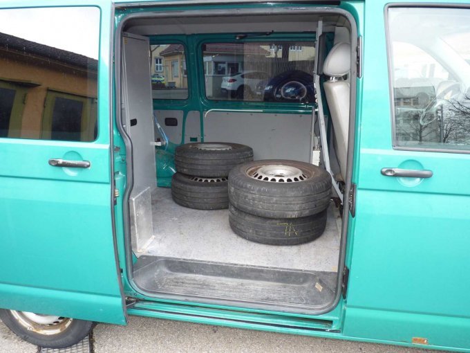 Schiebetüre geöffnet, Blick in Fond